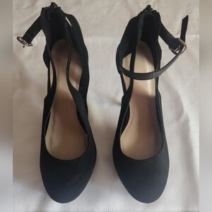 Size 7 black suede spike shoes